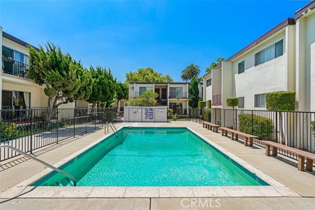 820 N Raymond Avenue, Pasadena CA: https://media.crmls.org/medias/cb0494b7-0c4c-4c50-a902-791c64c013e6.jpg
