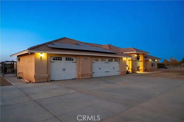 Detail Gallery Image 5 of 36 For 8826 Avenal St, Phelan,  CA 92371 - 4 Beds | 2/1 Baths