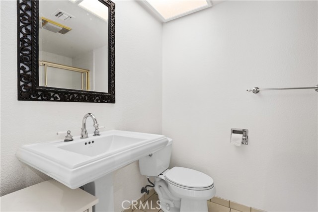 Detail Gallery Image 20 of 26 For 8642 Gregory Way #204,  Los Angeles,  CA 90035 - 2 Beds | 2 Baths