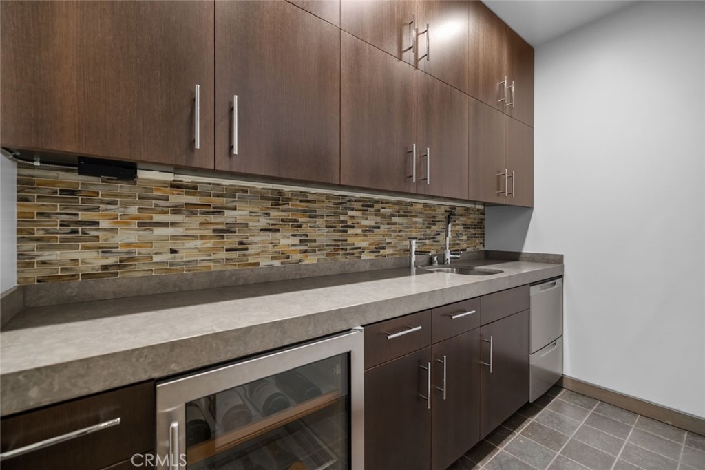 Cb05b70c Ccae 4047 B434 0197ad9e5c5c