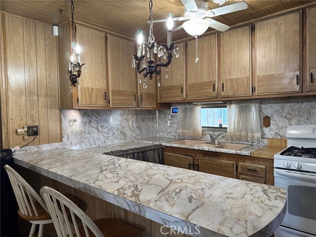9080 Bloomfield Ave Avenue, Cypress CA: https://media.crmls.org/medias/cb0656e3-c4b0-4caa-a16f-757a2a9e1cad.jpg