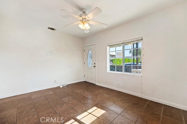 Detail Gallery Image 13 of 37 For 10779 Barlow, Lynwood,  CA 90262 - 2 Beds | 1 Baths