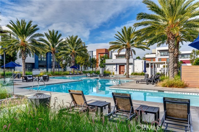 Detail Gallery Image 42 of 47 For 413 Transport, Tustin,  CA 92782 - 4 Beds | 4 Baths