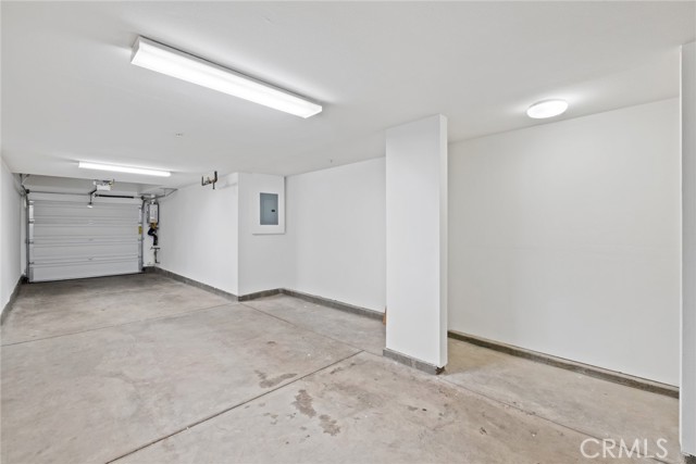 Image 22 of 26 For 555 Rockefeller