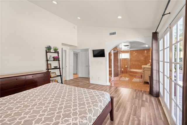 6045 Sausalito Avenue, Woodland Hills CA: https://media.crmls.org/medias/cb081a33-bc65-4dc1-8df6-fff717e25554.jpg