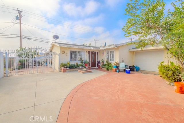 Detail Gallery Image 2 of 22 For 407 E Ramona Dr, Rialto,  CA 92376 - 3 Beds | 1 Baths