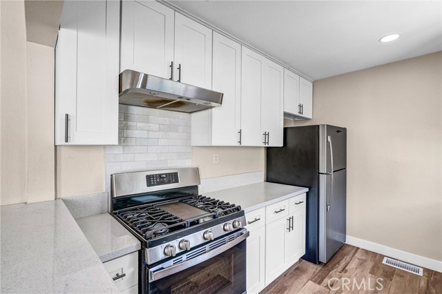 1861 S Redondo Boulevard, Los Angeles CA: https://media.crmls.org/medias/cb08633c-93e9-47ea-bf3d-e0480fd17317.jpg