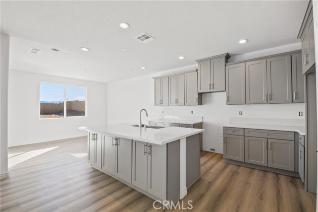 Detail Gallery Image 4 of 9 For 7113 Milton Ave, Hesperia,  CA 92345 - 3 Beds | 2 Baths