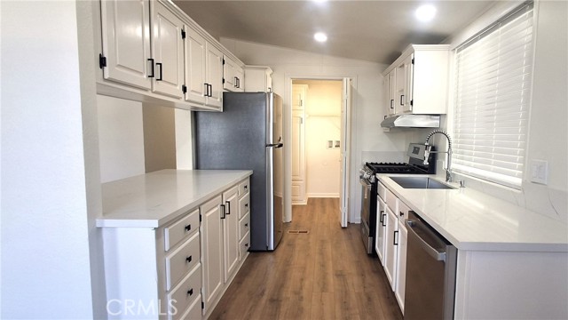 Detail Gallery Image 5 of 18 For 21851 Newland St #270,  Huntington Beach,  CA 92646 - 3 Beds | 2 Baths