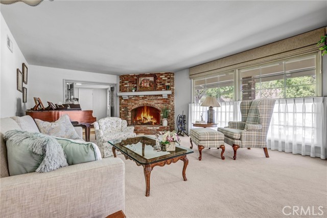 10417 Laramie Avenue, Chatsworth CA: https://media.crmls.org/medias/cb08b62b-66e9-4a08-855c-8877a5905db6.jpg