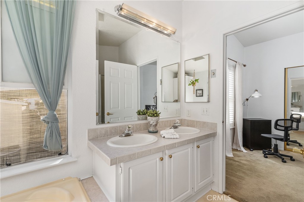 MLS #OC25215640 image #27