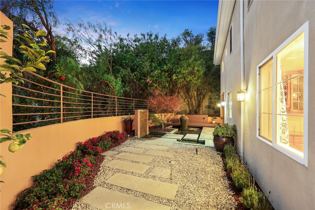 MLS #WS25245039 image #39