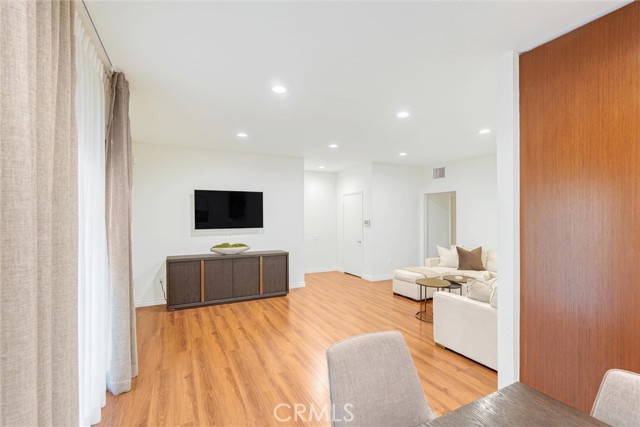 Detail Gallery Image 12 of 40 For 5540 Sylmar Ave #5,  Sherman Oaks,  CA 91401 - 2 Beds | 2 Baths