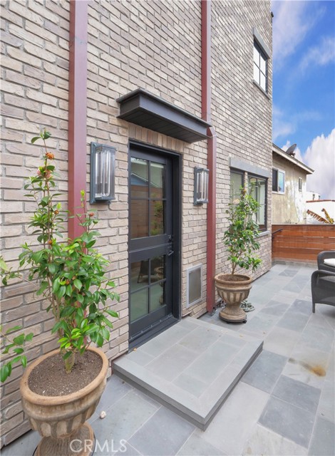 229 Marine Place, Manhattan Beach CA: https://media.crmls.org/medias/cb0a62aa-0987-4569-8792-8faf8ad147b2.jpg