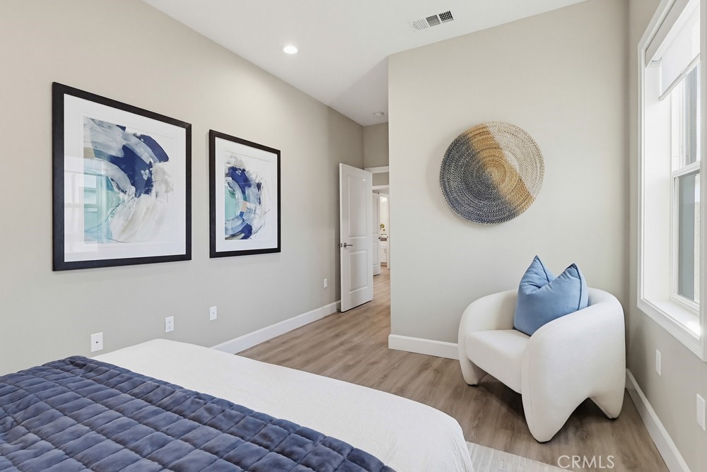 https://media.crmls.org/medias/cb0a6405-a97e-4f95-b5d3-ffce30e680a3.jpg?preset=X-Large