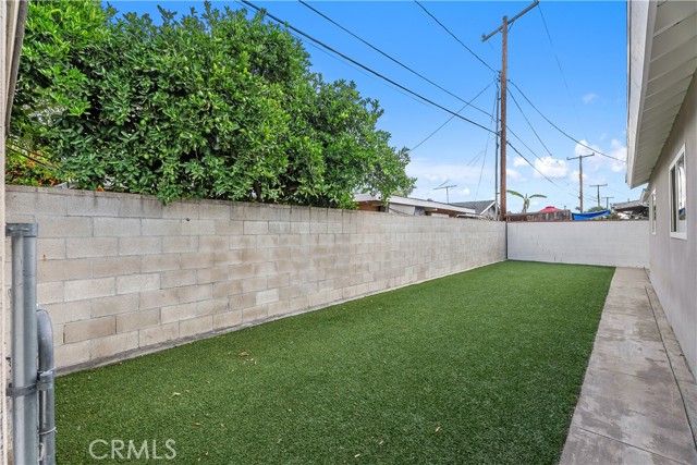 Image 22 of 27 For 2165 Romneya Drive