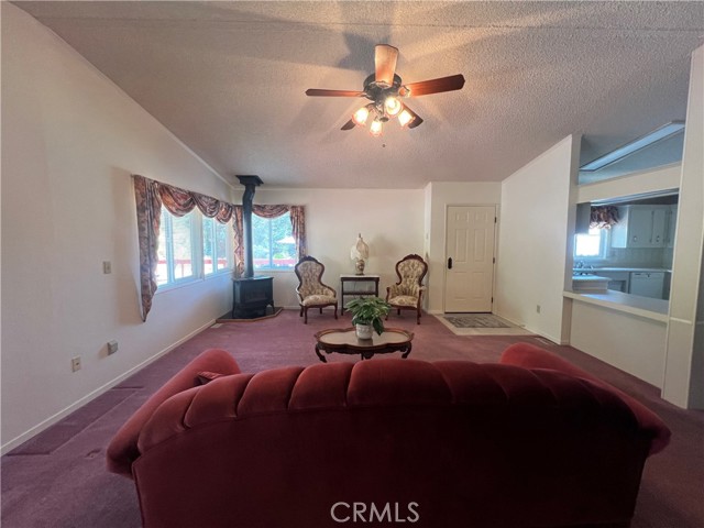 39737 Road 274, Bass Lake CA: https://media.crmls.org/medias/cb0b226e-c89a-4e8a-91a1-08a44a9c2863.jpg