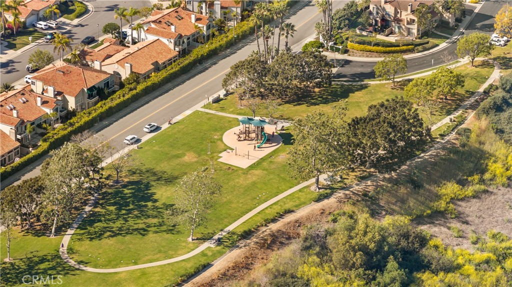 https://media.crmls.org/medias/cb0bd050-9976-4186-821c-069d3ba84879.jpg?preset=X-Large