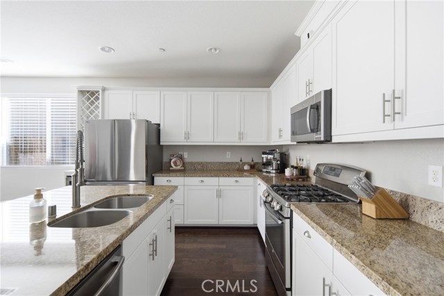 Detail Gallery Image 12 of 40 For 815 W Elaine, Santa Maria,  CA 93458 - 4 Beds | 3 Baths