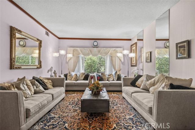 Detail Gallery Image 5 of 31 For 10661 Baton Rouge Ave, Porter Ranch,  CA 91326 - 4 Beds | 3 Baths