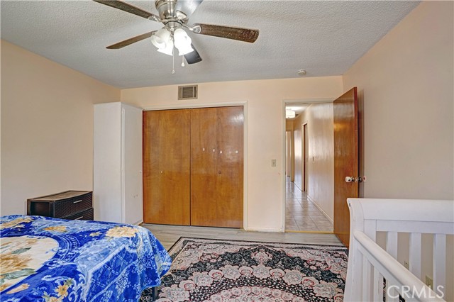 260 E Whittier Avenue, Hemet CA: https://media.crmls.org/medias/cb0c7536-99d0-48d8-9815-fbff67dec794.jpg