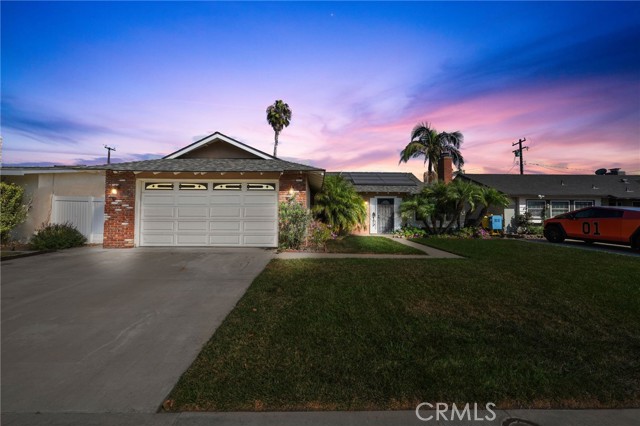 Detail Gallery Image 1 of 42 For 15232 Nottingham Ln, Huntington Beach,  CA 92647 - 4 Beds | 2 Baths