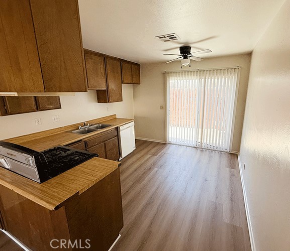 19287 US Highway 18, Apple Valley CA: https://media.crmls.org/medias/cb0d2ce5-2bd0-494a-b24d-6b4e530c62ff.jpg