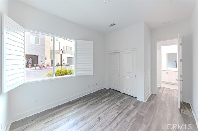 Detail Gallery Image 13 of 56 For 27503 Golden Currant, Valencia,  CA 91381 - 5 Beds | 4/1 Baths