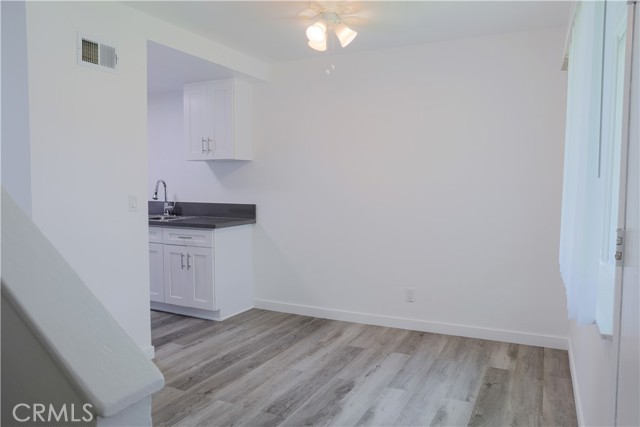 Detail Gallery Image 6 of 33 For 2709 S Baker St, Santa Ana,  CA 92707 - 2 Beds | 1/1 Baths