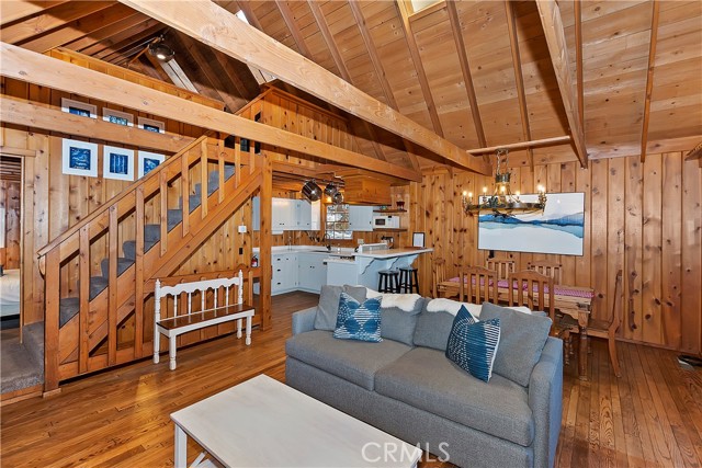 Detail Gallery Image 9 of 44 For 28410 Larchmont Ln, Lake Arrowhead,  CA 92352 - 3 Beds | 2 Baths