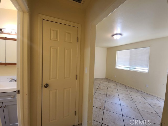404 San Mateo Avenue, Gerber CA: https://media.crmls.org/medias/cb0e9cb9-e625-490d-b733-05b1ff52172b.jpg
