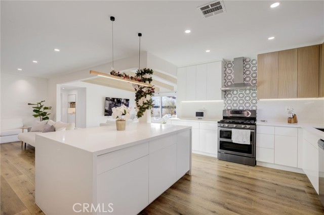 Detail Gallery Image 36 of 72 For 8161 Encino Ave, Northridge,  CA 91325 - 4 Beds | 3 Baths