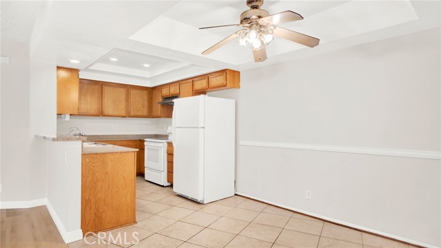 Detail Gallery Image 5 of 32 For 47 Town and Country, Pomona,  CA 91766 - 3 Beds | 2 Baths