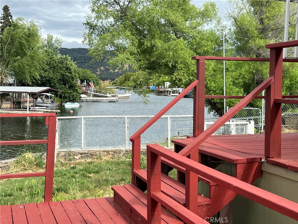 https://media.crmls.org/medias/cb102368-b156-4148-b114-e6db8d1cc334.jpg?preset=X-Large