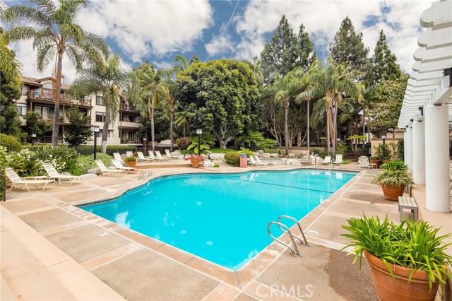 Detail Gallery Image 18 of 22 For 2595 Plaza Del Amo #406,  Torrance,  CA 90503 - 2 Beds | 2/1 Baths