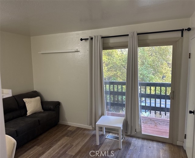 Detail Gallery Image 2 of 5 For 22903 Waters Drive, Crestline,  CA 92325 - 2 Beds | 2 Baths