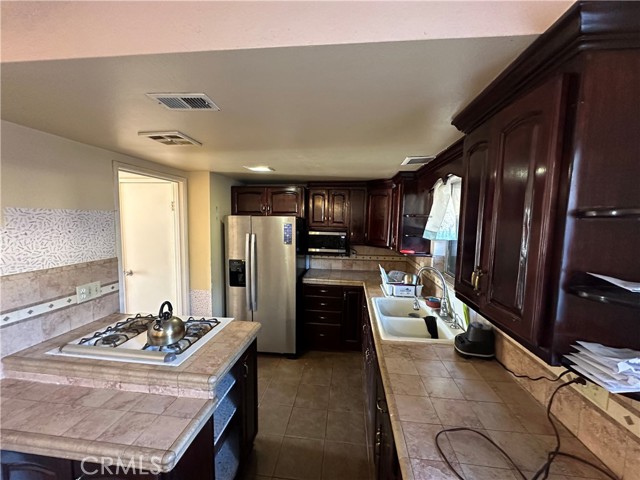 Detail Gallery Image 16 of 64 For 3600 Mountain Ave 12f,  San Bernardino,  CA 92404 - 2 Beds | 1/1 Baths