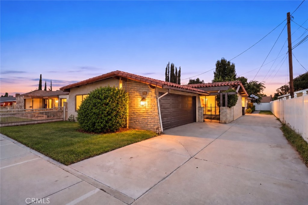 Triplex at 25612 Lane Street