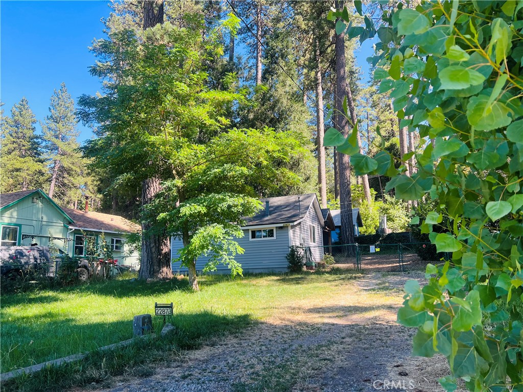 https://media.crmls.org/medias/cb11eeda-0d39-413f-bb50-f0722fb47f87.jpg?preset=X-Large