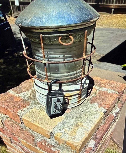 Detail Gallery Image 4 of 4 For 172 Camino Sobrante, Orinda,  CA 94563 - 3 Beds | 2 Baths