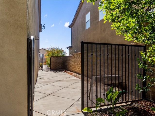 28002 Kenny Lane, Saugus CA: https://media.crmls.org/medias/cb127baa-fa74-4ff5-adca-5279ca7b5799.jpg