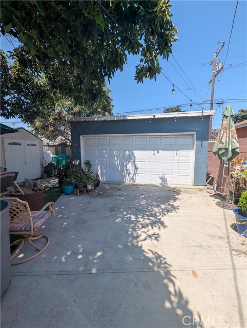 115 E 69th Street, Long Beach CA: https://media.crmls.org/medias/cb12f7f7-989b-4edd-9515-29ac8d6ef70e.jpg
