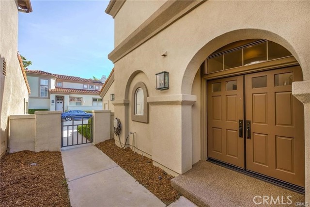 10775 Mueller Ct, Tustin CA: https://media.crmls.org/medias/cb155f26-09ae-4595-9152-6a0db42c35ee.jpg