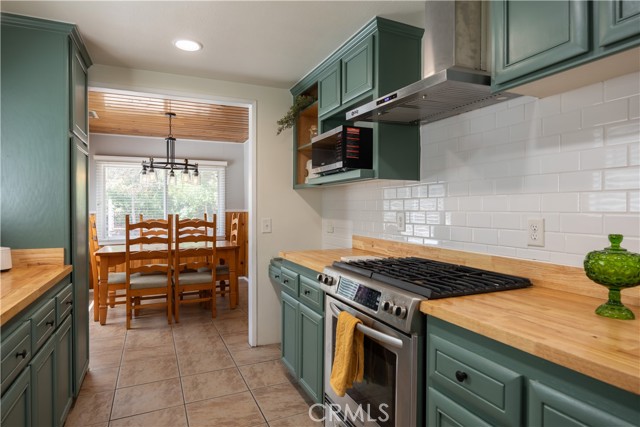 42668 Sonoma Drive, Big Bear Lake CA: https://media.crmls.org/medias/cb15bd39-58f6-49a9-8844-df53dbc61796.jpg