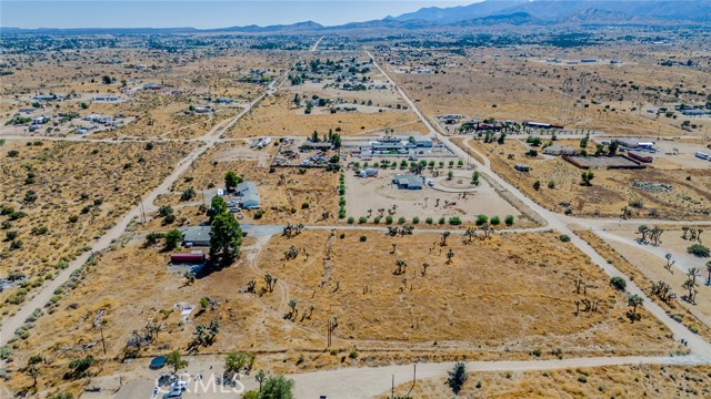 Detail Gallery Image 11 of 18 For 10601 Anderson Ranch Rd, Phelan,  CA 92371 - 2 Beds | 2 Baths