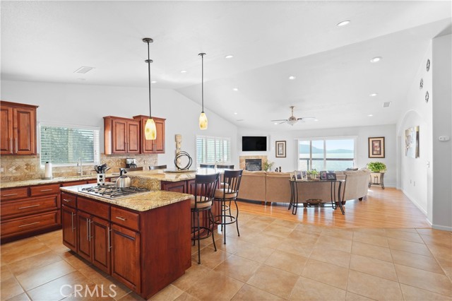 Detail Gallery Image 5 of 48 For 2921 Crestview Dr, Clearlake,  CA 95422 - 3 Beds | 2 Baths