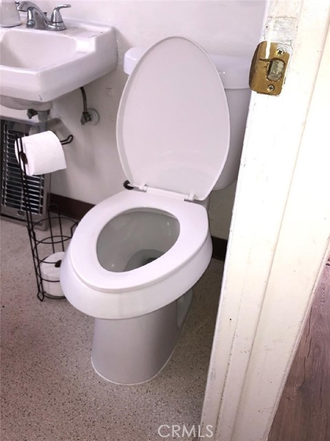 Detail Gallery Image 11 of 18 For 3962 Brighton Ave, Los Angeles,  CA 90062 - – Beds | – Baths