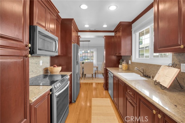 Detail Gallery Image 18 of 44 For 3480 Lilly, Long Beach,  CA 90808 - 4 Beds | 2 Baths