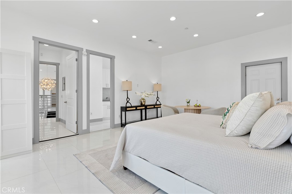 Cb182a4e 2408 4e12 913f Ce2def7d9427