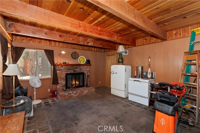 812 Arosa Drive, Crestline CA: https://media.crmls.org/medias/cb18d3ce-0afb-4b6c-a329-aa296331dcc0.jpg